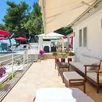Gem Of The Sea Luxury With Brand New Heating Infinity Pool דירה *