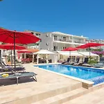 Gem Of The Sea Luxury With Brand New Heating Infinity Pool דירה *