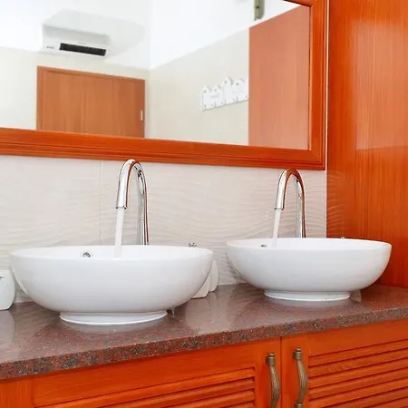 Gem Of The Sea Luxury With Brand New Heating Infinity Pool * Трогир