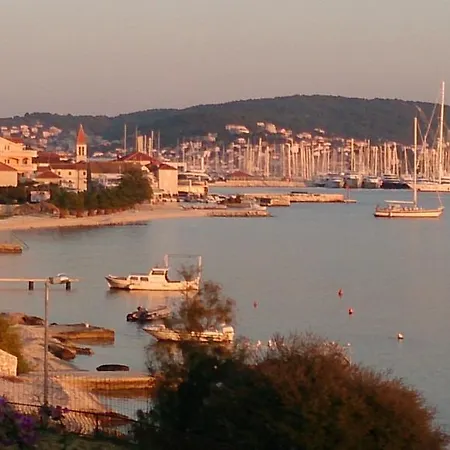 Gem Of The Sea Luxury With Brand New Heating Infinity Pool Lejlighed Trogir