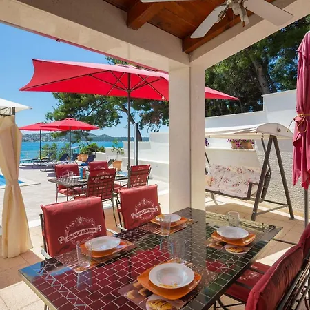 Gem Of The Sea Luxury With Brand New Heating Infinity Pool