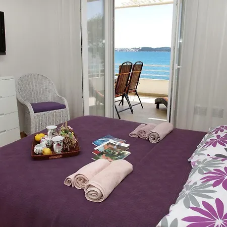 Апартаменты Gem Of The Sea Luxury With Brand New Heating Infinity Pool Трогир