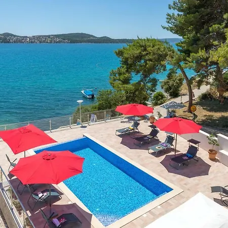 Gem Of The Sea Luxury With Brand New Heating Infinity Pool Трогир