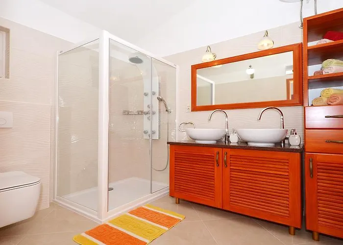 Daire Gem Of The Sea Luxury With Brand New Heating Infinity Pool