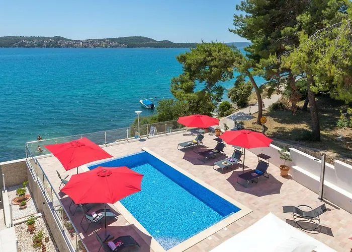 Gem Of The Sea Luxury With Brand New Heating Infinity Pool Trogir