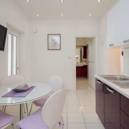 Apartman Gem Of The Sea Luxury With Brand New Heating Infinity Pool Trogir