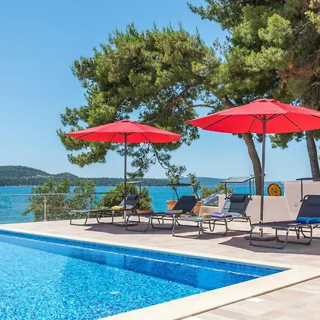 Gem Of The Sea Luxury With Brand New Heating Infinity Pool Appartement Trogir