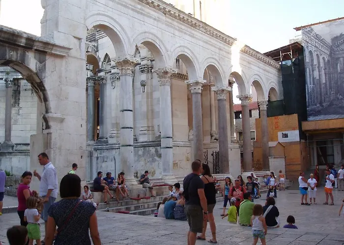 Gem Of The Sea Luxury With Brand New Heating Infinity Pool Trogir