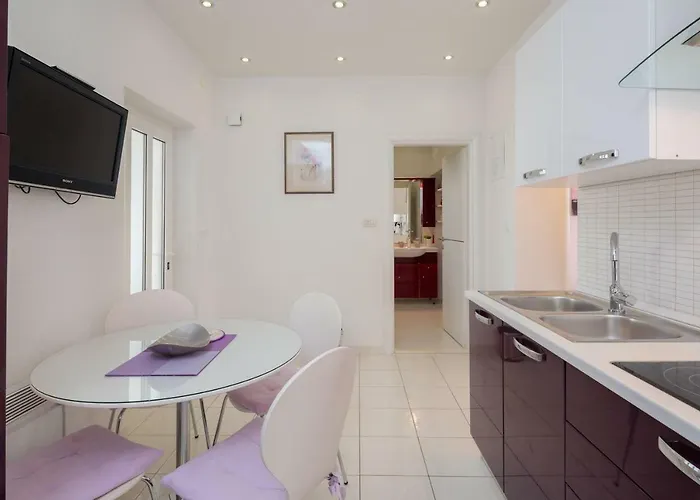 Apartman Gem Of The Sea Luxury With Brand New Heating Infinity Pool Trogir