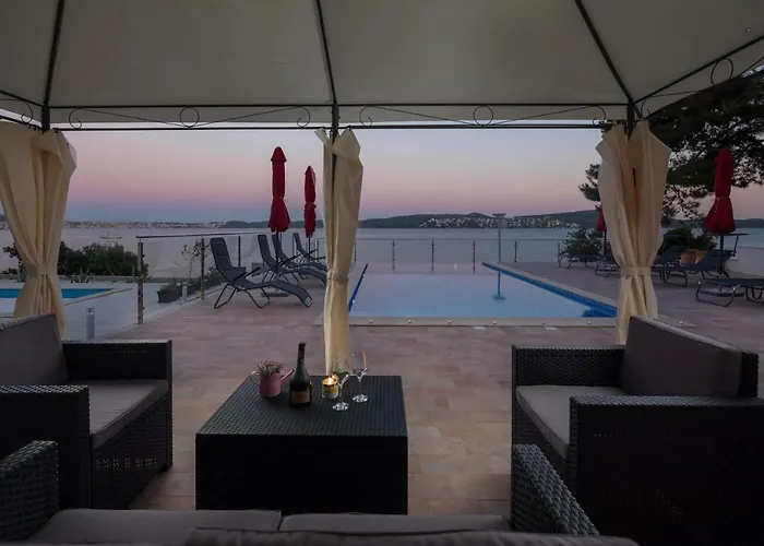 Gem Of The Sea Luxury With Brand New Heating Infinity Pool *