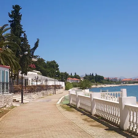 Gem Of The Sea Luxury With Brand New Heating Infinity Pool 特罗吉尔