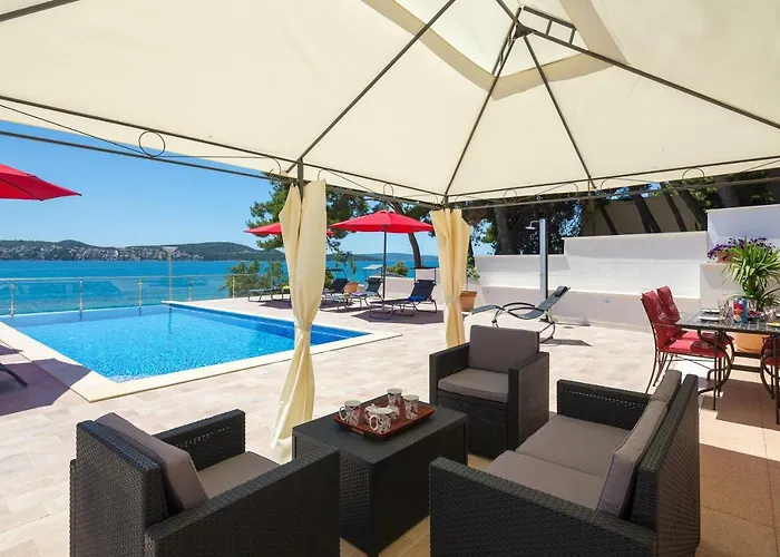 Gem Of The Sea Luxury With Brand New Heating Infinity Pool 트로기르